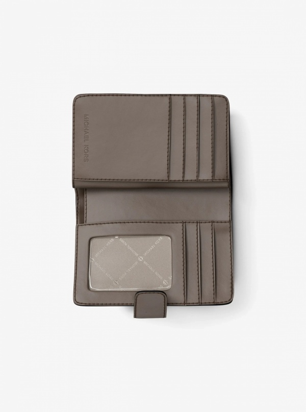 Jet Set Travel Medium Signature Logo Billfold Wallet