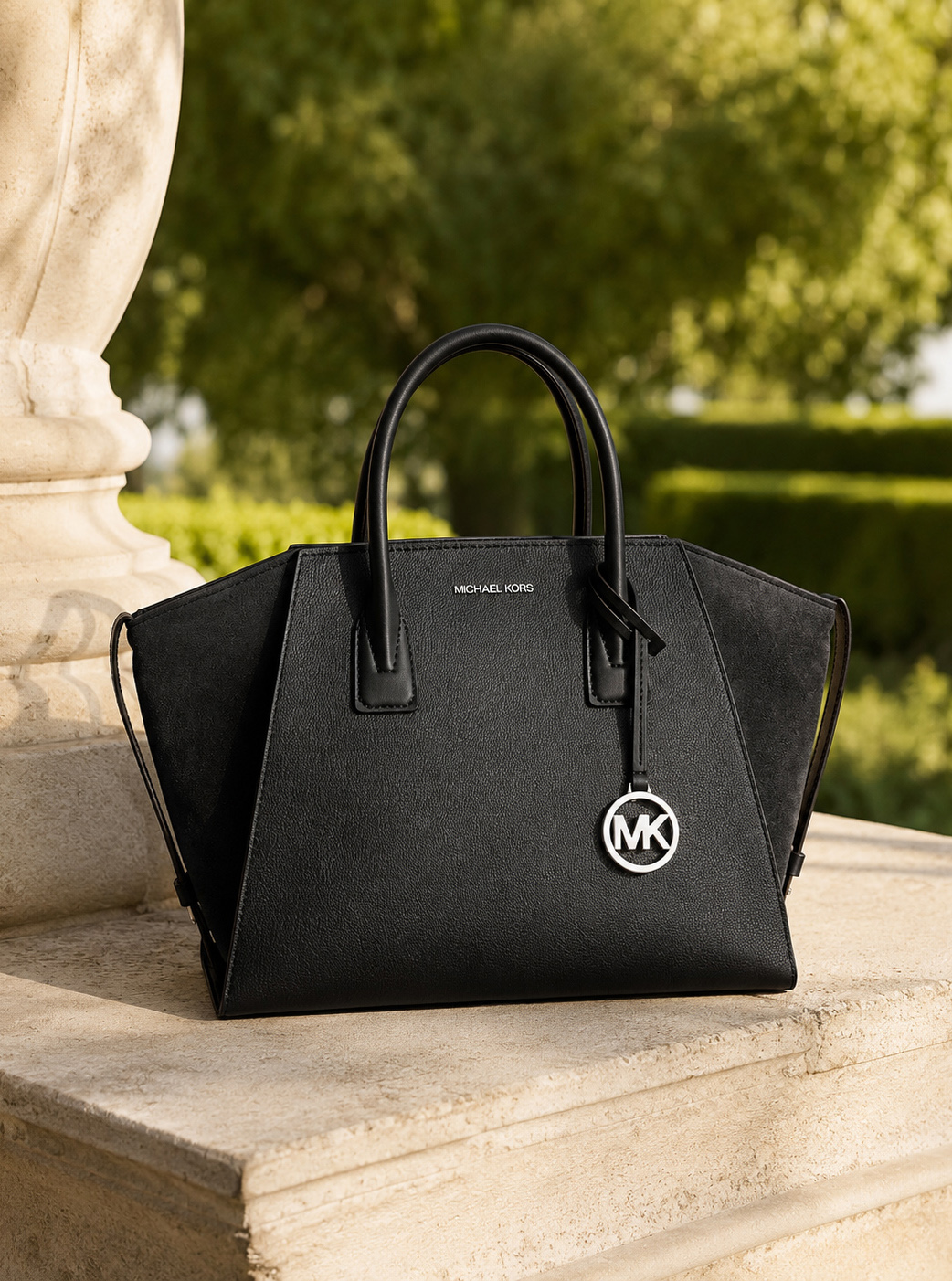 Сумка Michael Kors Avril Large Leather and Suede Satchel